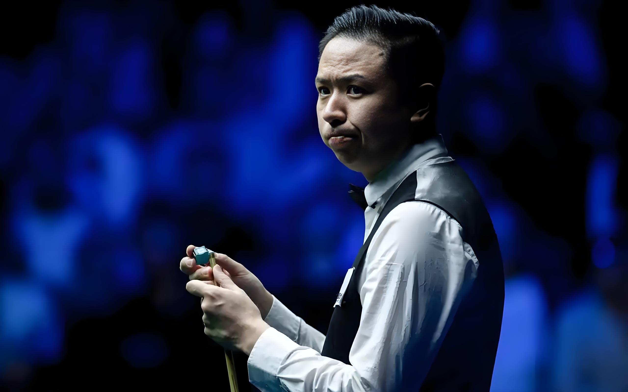 冰球选手发挥出色,荣膺最佳MVP 冰球选手发挥出色,荣膺最佳MVP