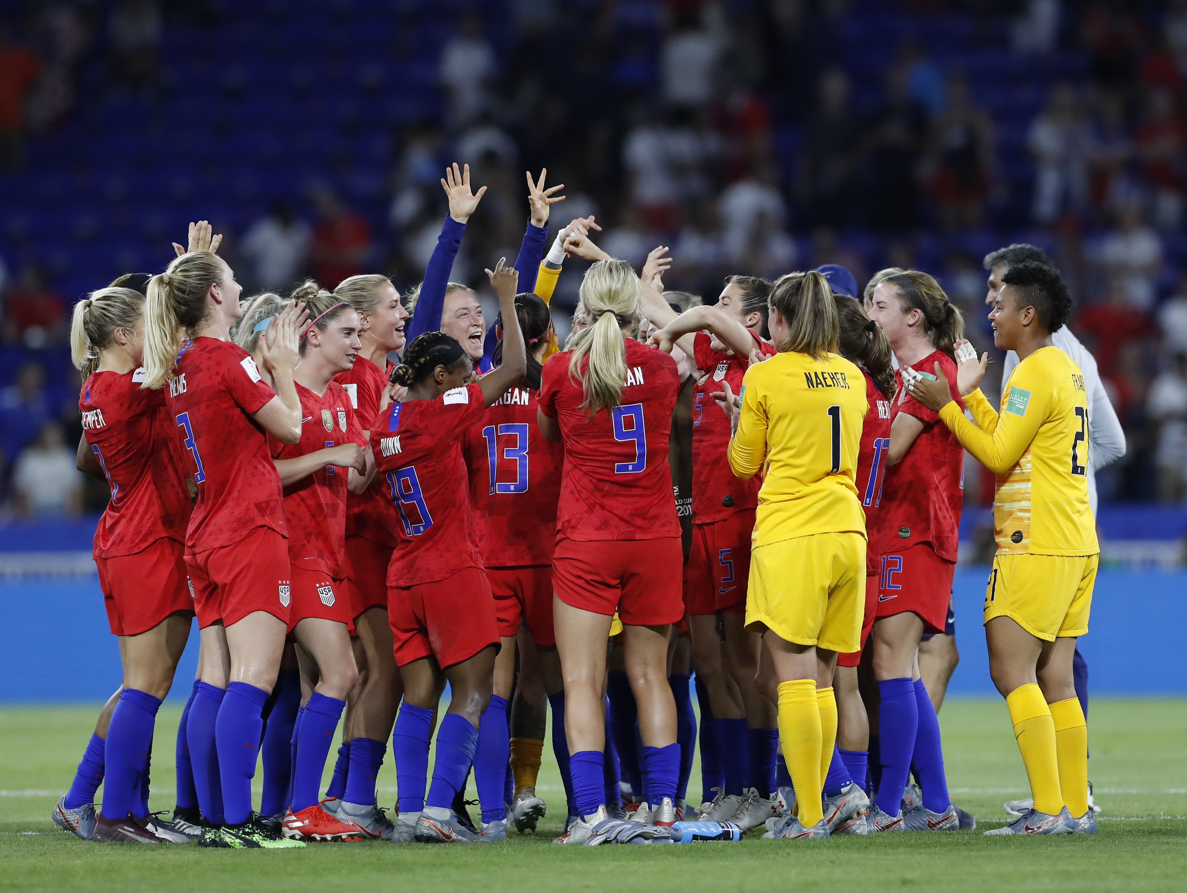 泰国队鏖战德国队,辛杜惊艳四座 泰国队鏖战德国队,辛杜惊艳四座