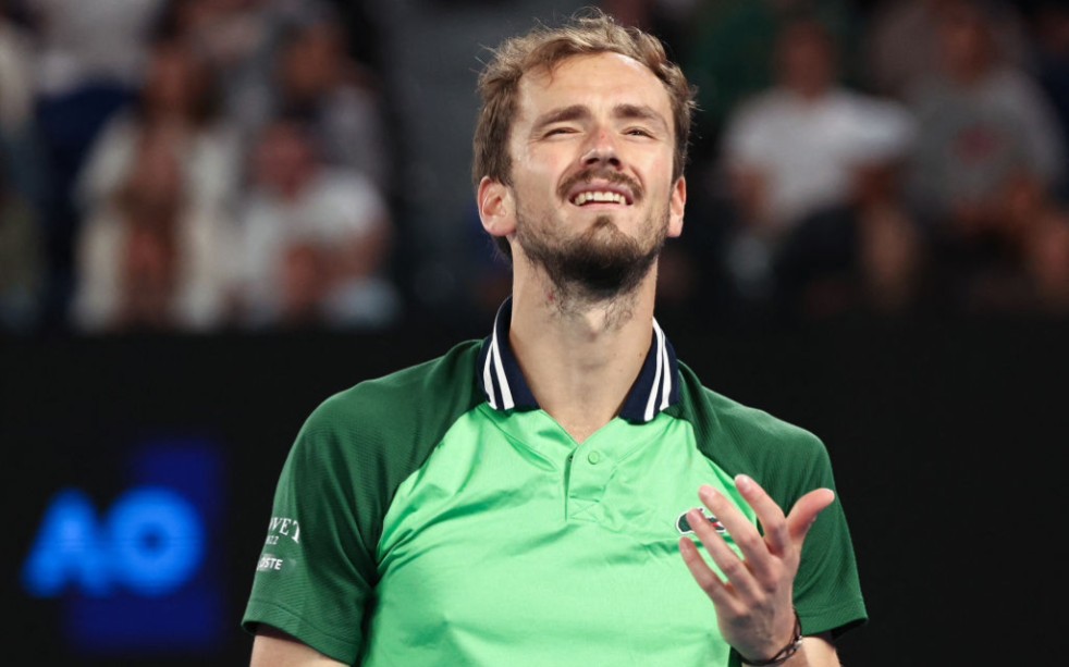 年终总决赛完胜澳网,梅德韦杰夫惊艳四座 年终总决赛完胜澳网,梅德韦杰夫惊艳四座