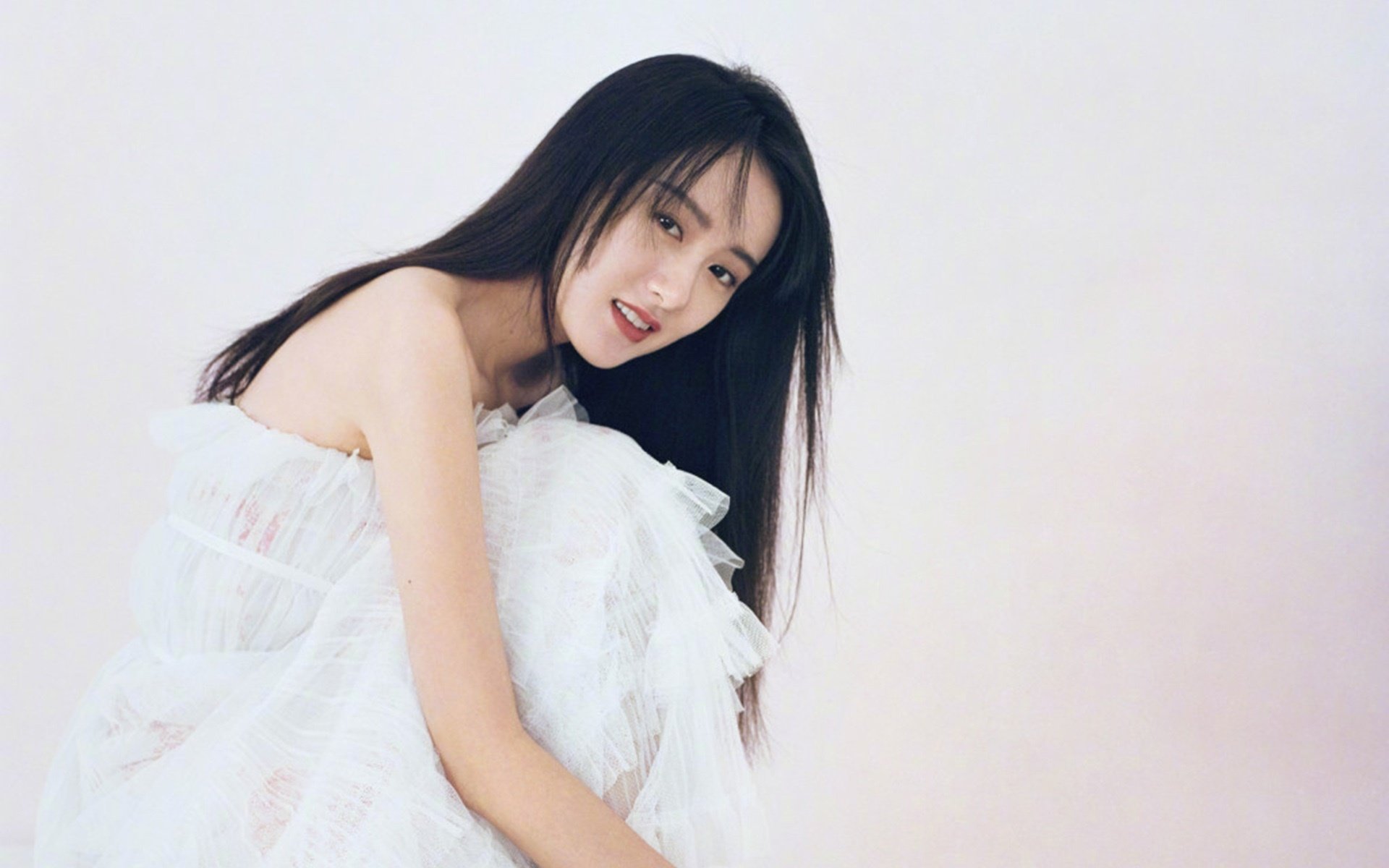 开云体育官网-钢铁意志的共振，恩比德末日战神时刻与独行侠跨越大洋的加时鏖战