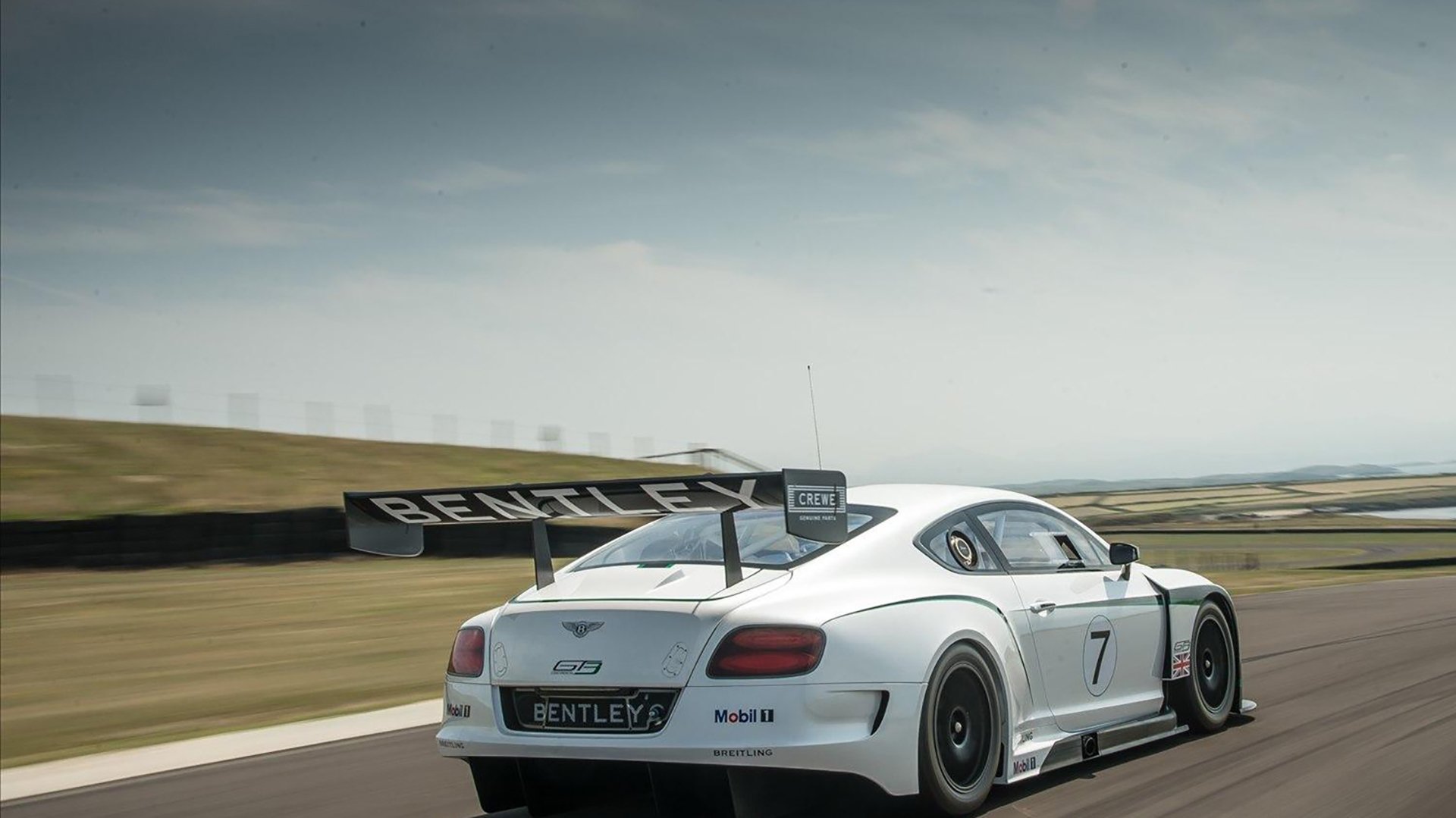 阿什拉夫,安哥拉高原的火焰与智利海岸的风暴之间的那道闪电